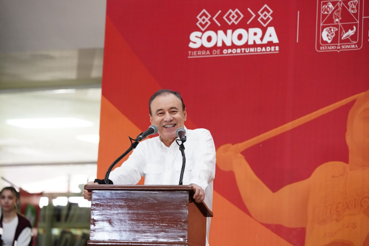 Cosechando Éxitos: Durazo Reconoce el Esfuerzo de 627 Jóvenes con Estímulos Económicos