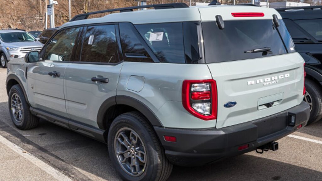 Denuncia viral: Joven encuentra su camioneta en fiesta tras dejarla en agencia Ford