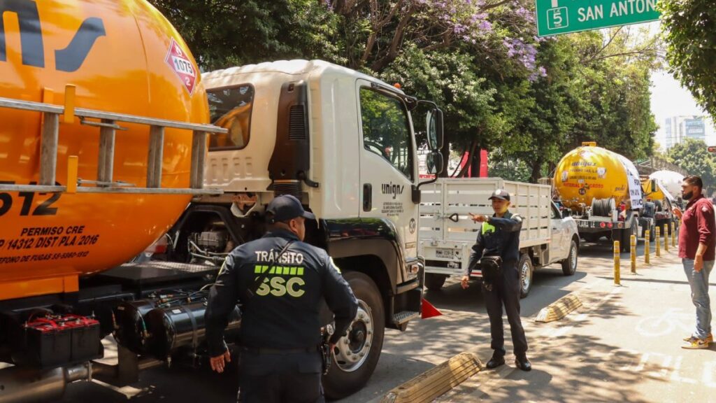 Debate en CDMX: ¿Pipas de gas solo de noche para evitar más tragedias?