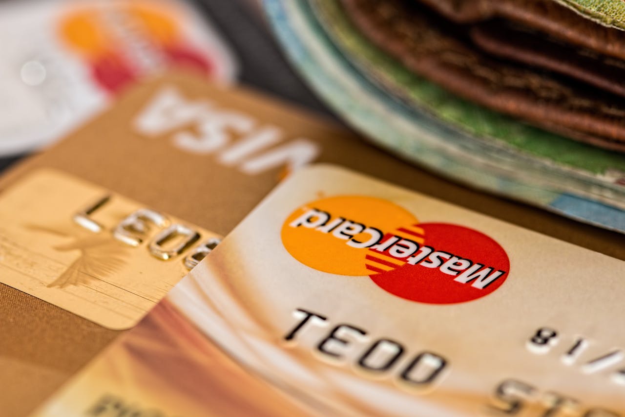 7 Errores con Tu Tarjeta de Crédito que Drenan Tu Economía Silenciosamente