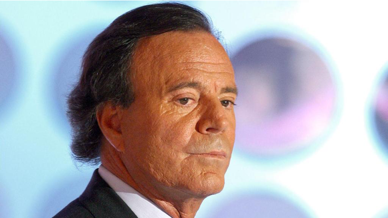 Fiscalía española archiva denuncia contra Julio Iglesias: no hubo jurisdicción para investigarlo