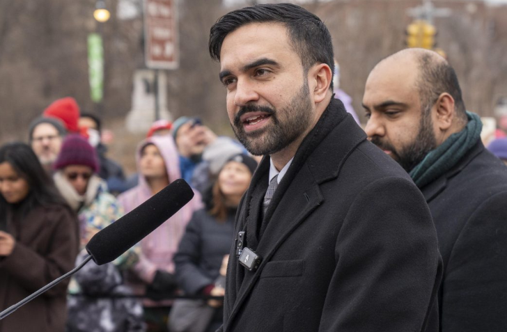 Alcalde de Nueva York cuestiona ataque de EE. UU. a Venezuela