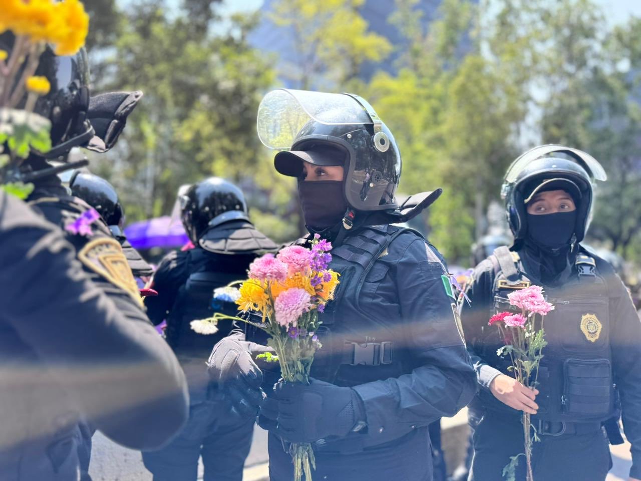 Ateneas y vallas de acero blindan el Centro Histórico durante marcha