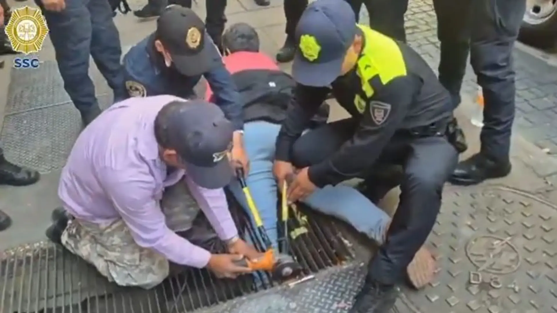 Falla en infraestructura urbana provoca incidente en calles del Centro Histórico de la CDMX